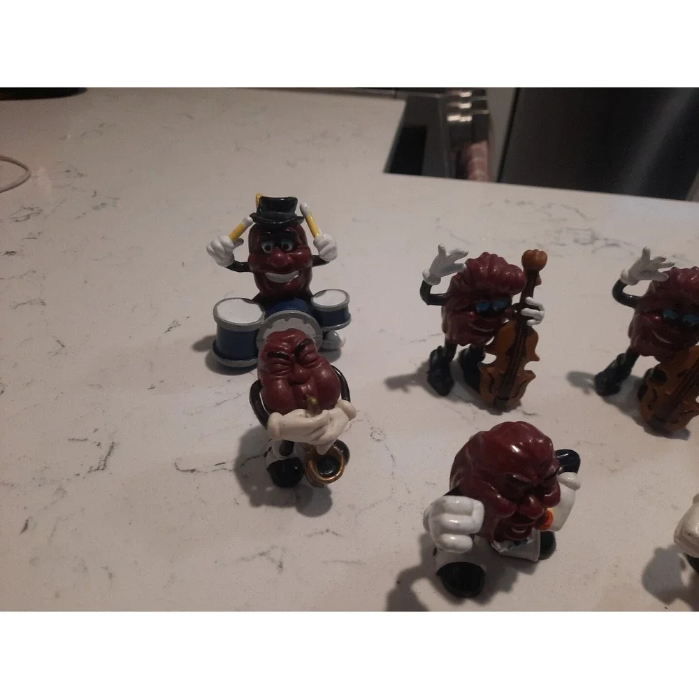 Lot of 11 Vintage California Raisins Figures Lot